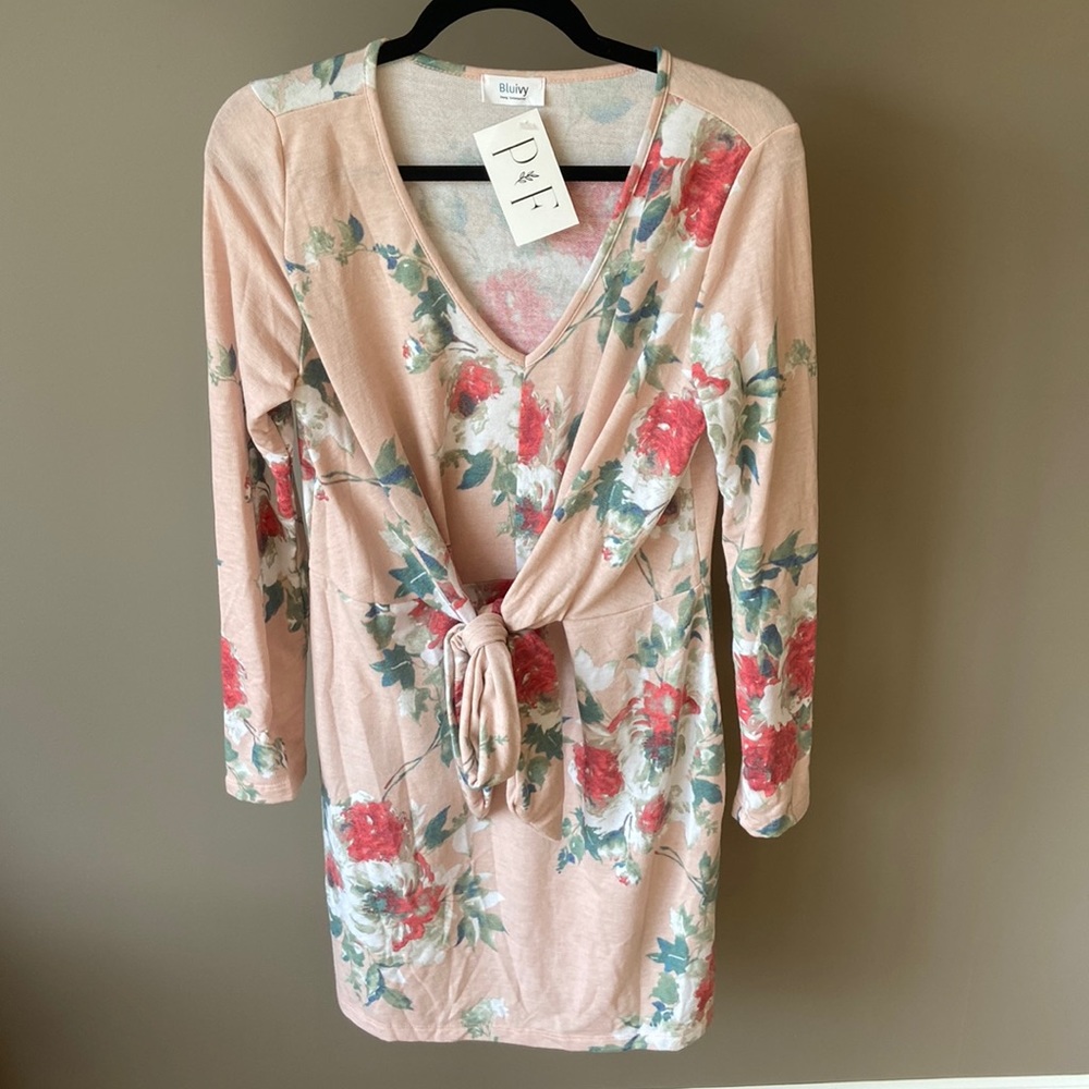 Bluivy young contemporary floral dress size small NWT